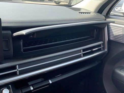 Used 2025 Hyundai Santa Fe SE FWD image 16