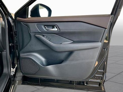 Certified 2023 Nissan Rogue SV w/ SV Premium B Package FWD image 23