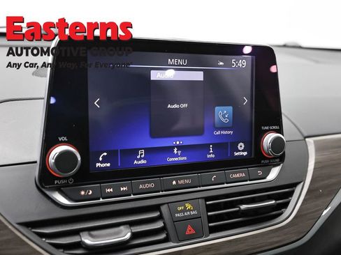 Used 2025 Nissan Altima 2.5 SV FWD image 19