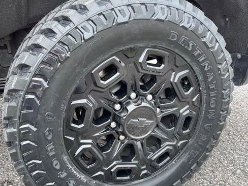 Used 2022 Chevrolet Silverado 2500 High Country w/ Technology Package image 11