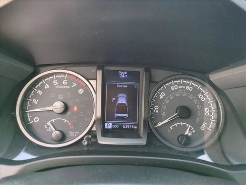 Used 2021 Toyota Tacoma TRD Sport w/ Technology Package AWD/4WD image 11