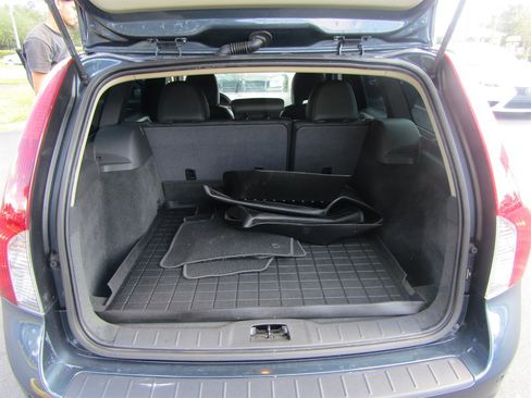 Used 2011 Volvo V50 T5 w/ Preferred Pkg image 7