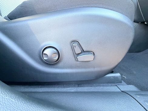 Used 2023 Jeep Cherokee Altitude Lux image 24