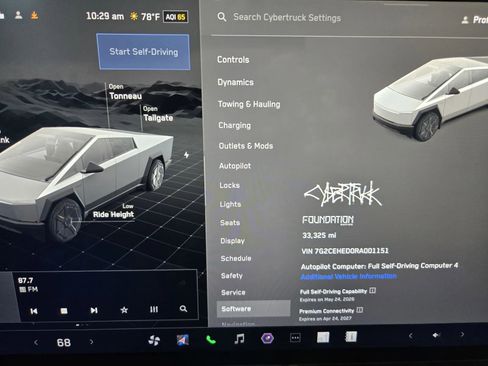Used 2024 Tesla Cybertruck AWD Crew Cab image 17