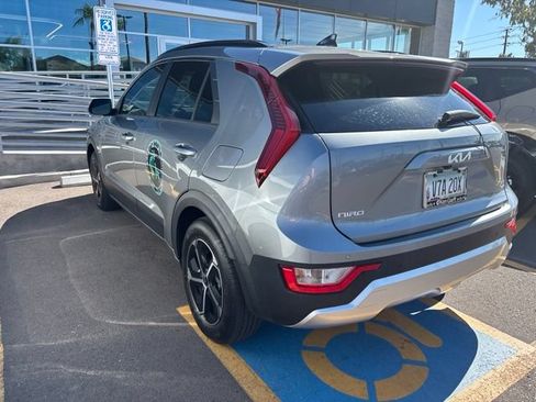 Certified 2024 Kia Niro EX FWD image 6