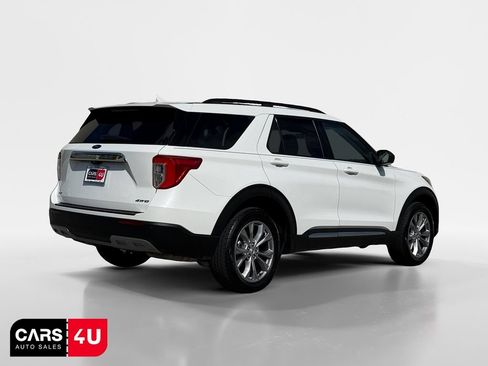 Used 2022 Ford Explorer XLT w/ Equipment Group 202A AWD/4WD image 7