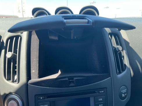 Used 2015 Nissan 370Z w/ Sport Package image 28