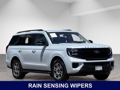 Used 2025 Ford Expedition Active AWD/4WD image 9