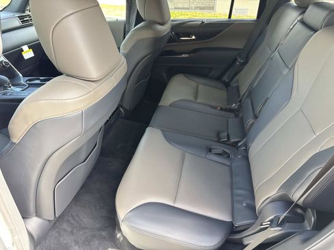 New 2025 Lexus LX 700h Overtrail image 15