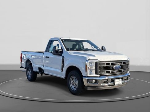 New 2026 Ford F250 XL w/ XL Chrome Package image 4