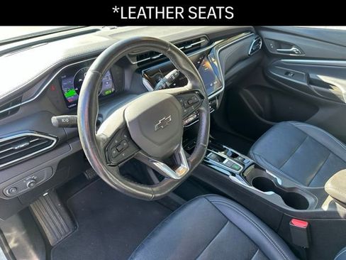 Used 2023 Chevrolet Bolt EUV LT w/ Convenience Package image 3