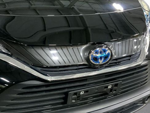 Used 2021 Toyota Venza LE w/ Carpet Mat Package (TMS) AWD/4WD image 30