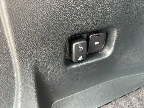 Used 2018 Ford Edge Titanium w/ Equipment Group 301A AWD/4WD image 21
