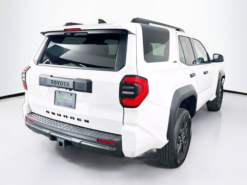 Used 2026 Toyota 4Runner SR5 AWD/4WD image 9