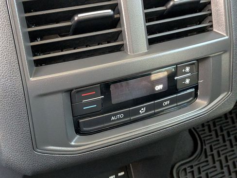 Used 2023 Volkswagen Atlas SE AWD/4WD image 29