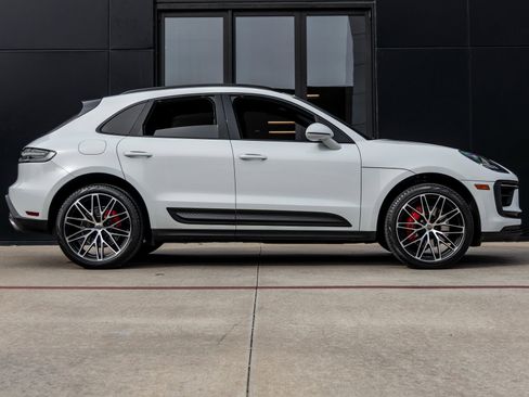 Certified 2024 Porsche Macan S image 12