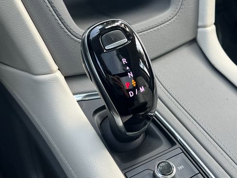 Used 2022 Cadillac XT6 Premium Luxury w/ Technology Package image 22