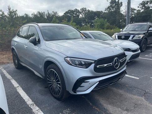 Certified 2025 Mercedes-Benz GLC 300 image 4