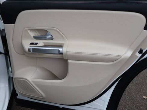 Used 2022 Mercedes-Benz GLB 250 4MATIC image 28