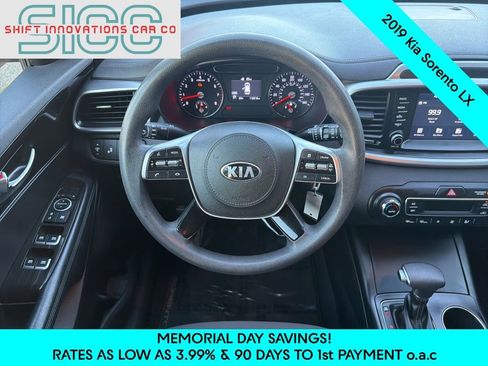 Used 2019 Kia Sorento FWD V6 image 11