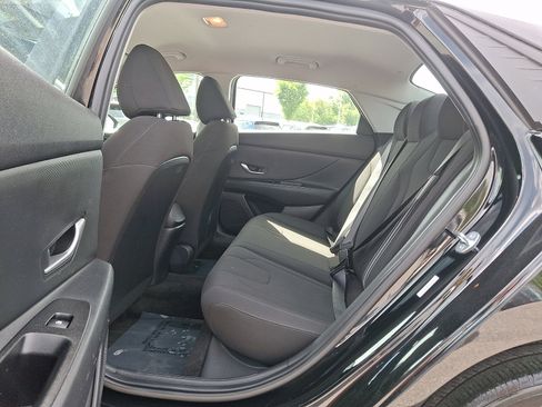 Used 2023 Hyundai Elantra SEL FWD image 10