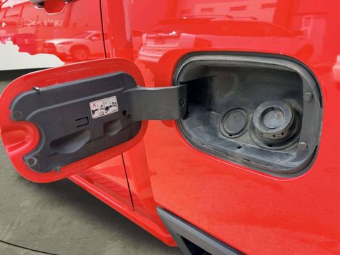 Used 2021 Chevrolet Silverado 2500 Custom w/ Custom Value Package AWD/4WD image 3