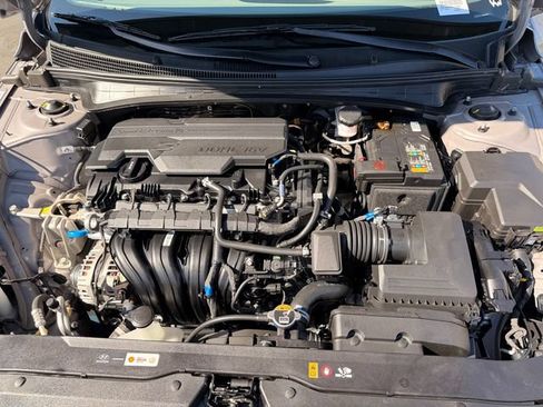 Used 2025 Hyundai Elantra Sport FWD image 30