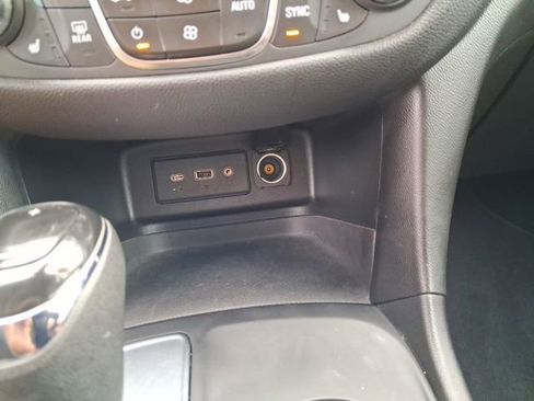 Used 2020 Chevrolet Equinox LT FWD image 16