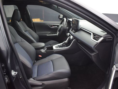 Used 2024 Toyota RAV4 XSE AWD/4WD image 10