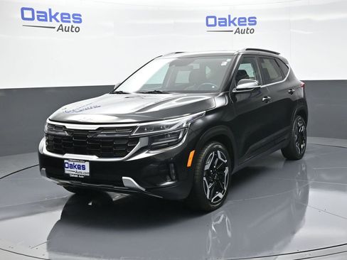 Certified 2024 Kia Seltos SX w/ SX Sunroof Package image 4