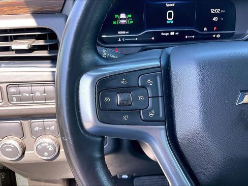 Used 2023 Chevrolet Suburban Premier image 13
