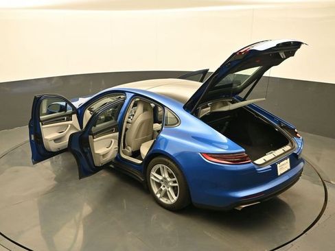 Certified 2017 Porsche Panamera 4 AWD/4WD image 28