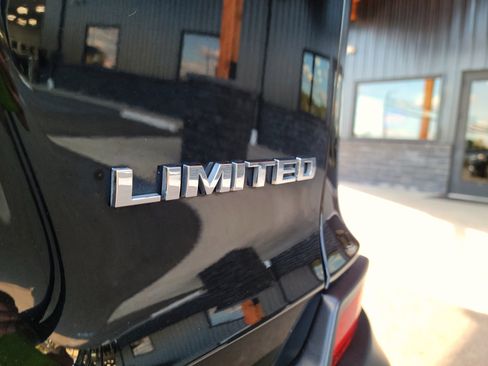 Used 2019 Jeep Cherokee Limited image 18