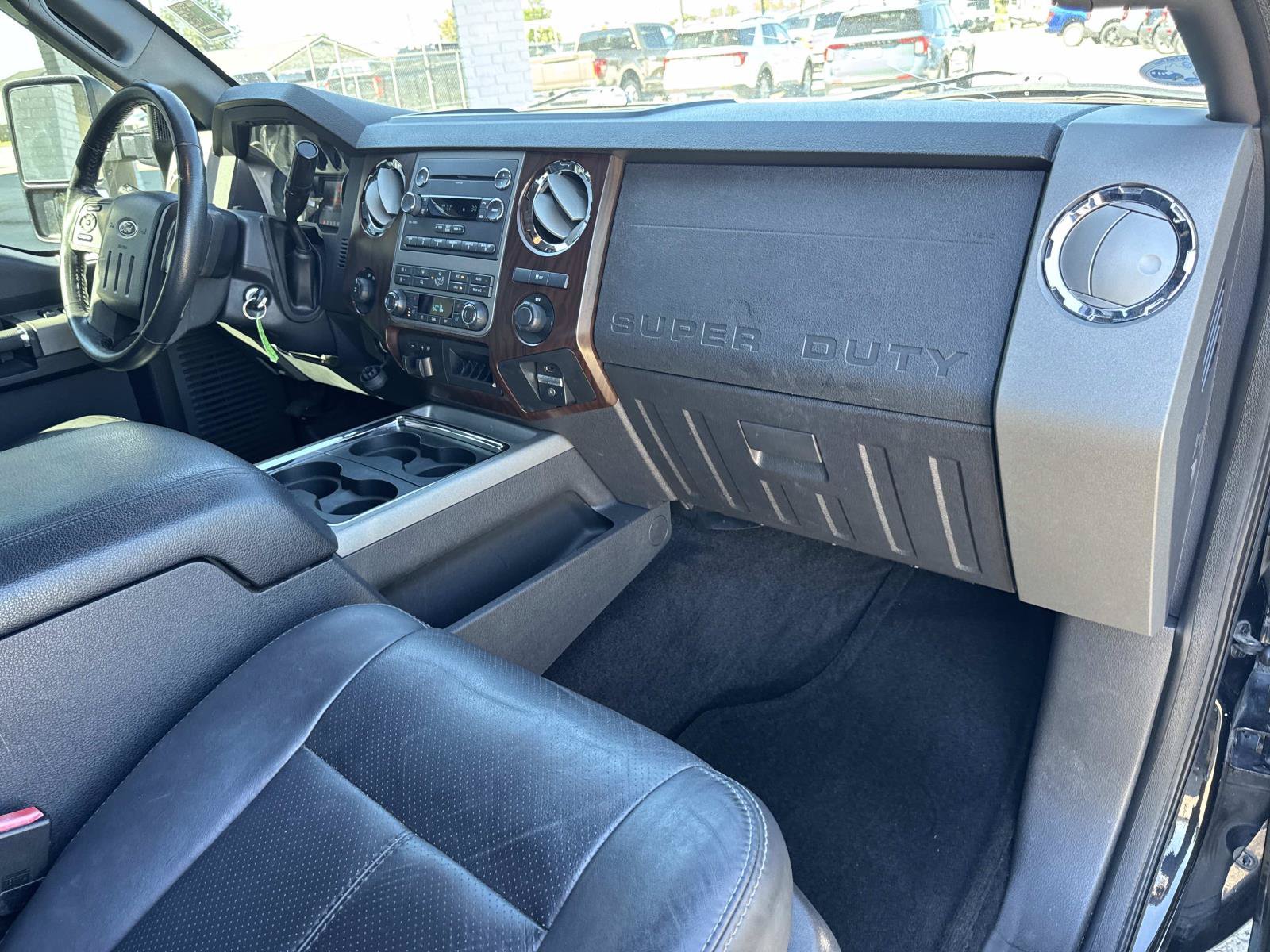 Used 2011 Ford F250 Lariat w/ Lariat Interior Pkg RWD image 12