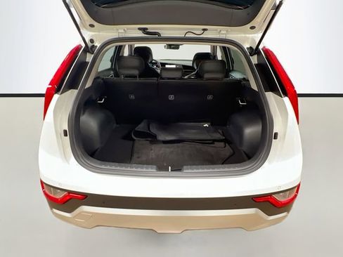 Certified 2023 Kia Niro EX image 25