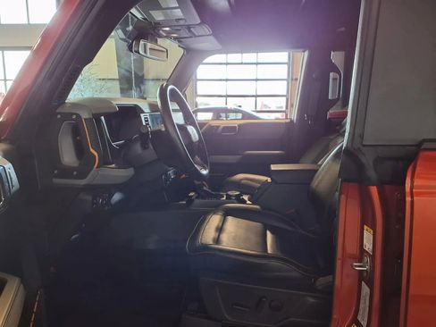 Used 2022 Ford Bronco Badlands image 17