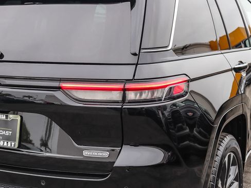 Used 2023 Jeep Grand Cherokee Overland w/ Advanced Protech Group III AWD/4WD image 7