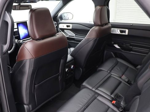 Used 2021 Ford Explorer Platinum w/ Equipment Group 601A image 13