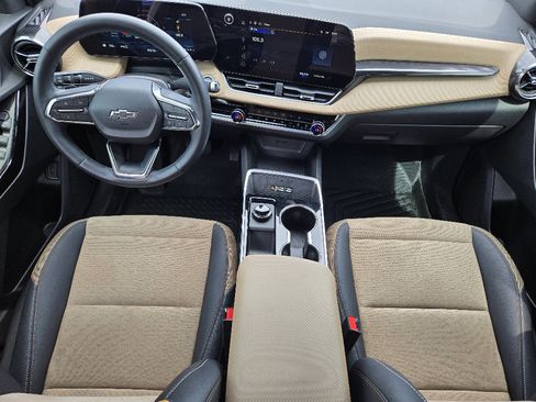 Used 2025 Chevrolet Equinox ACTIV image 5