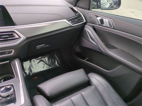 Used 2022 BMW X6 xDrive40i w/ Executive Package image 19