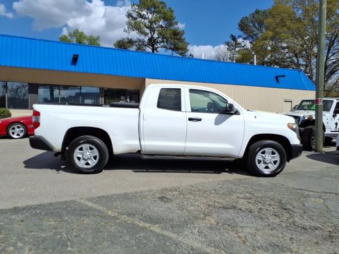 Used 2019 Toyota Tundra SR image 2