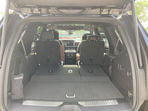 Used 2023 GMC Yukon Denali Ultimate image 28