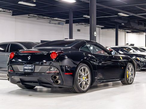 Used 2012 Ferrari California RWD image 13