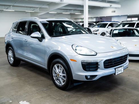Used 2016 Porsche Cayenne AWD/4WD image 27