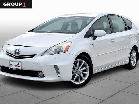 Used 2013 Toyota Prius V Five image 1