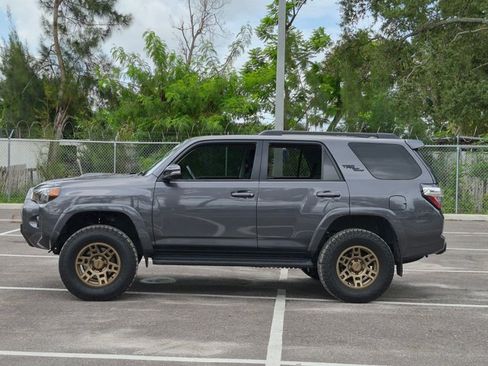 Used 2022 Toyota 4Runner TRD Off-Road Premium AWD/4WD image 7