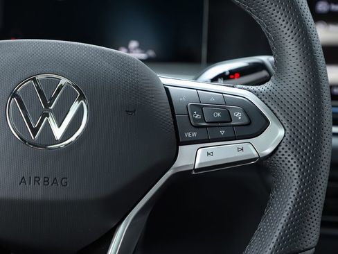 New 2026 Volkswagen Tiguan SE R-Line image 61