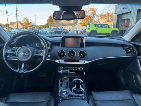 Used 2018 Kia Stinger image 7