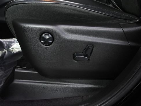 Used 2017 Jeep Grand Cherokee Overland AWD/4WD image 14