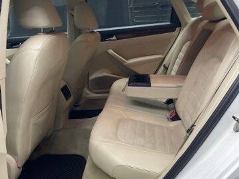 Used 2013 Volkswagen Passat TDI SEL Premium FWD image 14